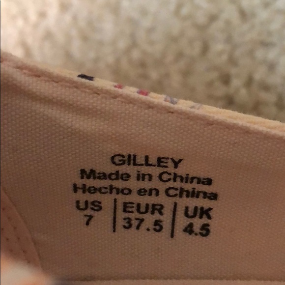 NEW - DSW Cream Flats - Size 7 - Picture 7 of 7